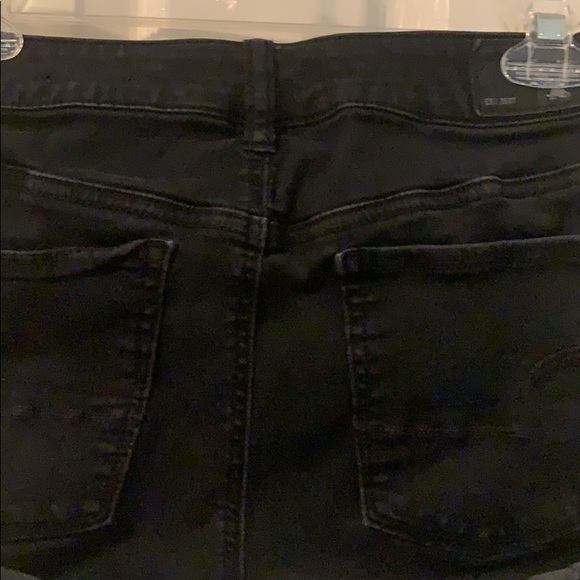American Eagle High Rise Black Shorts - Picture 4 of 5